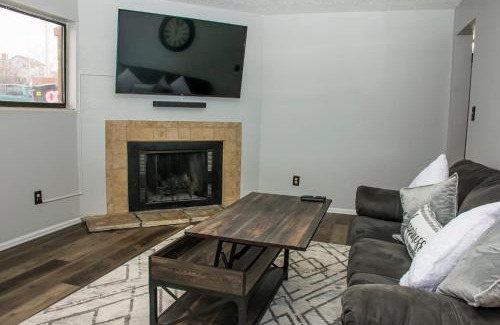 Village Seven Apartment | Lovely 2 bedroom! Close to All in a 4Plex