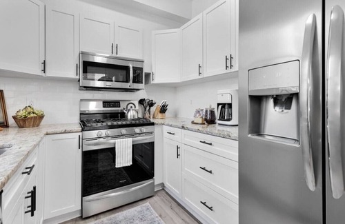 Old Town West House | Lovely 3-BR Old Town Townhouse
