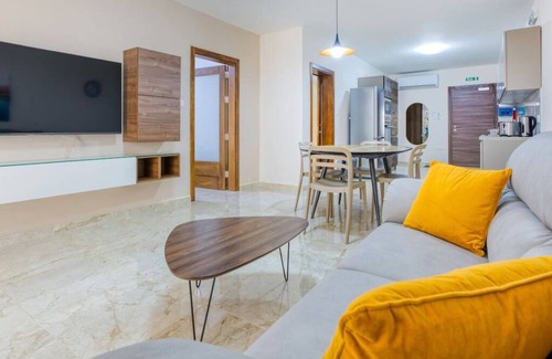 Il-Balluta Apartment | Lovely 3BR with private terrace in Sliema