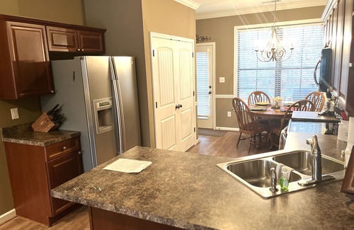 Hoover House | Lovely 4 Bed 3 Bath Town Home Conveniently to RTJ Golf, Hoover Met & college’s