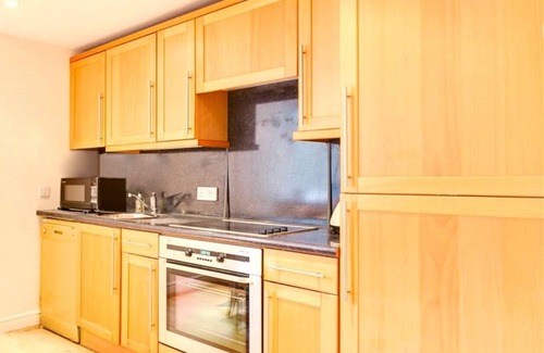 Earl's Court Apartment | Lovely Cozy Vintage Apartment by Kensington