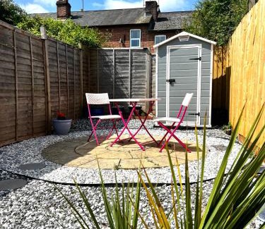Reading House | Lovely Double Room in Terrace Home - University Hospital City Centre