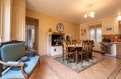 Vianne House | Lovely french house in a medieval village - private pool, ping pong & game room