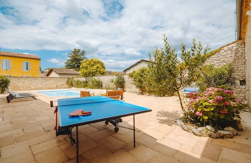 Vianne House | Lovely french house in a medieval village - private pool, ping pong & game room