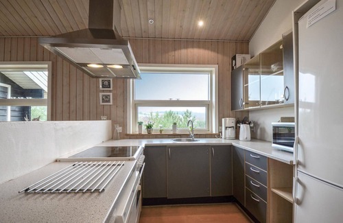 Lyngsbæk Strand House | Lovely home in Ebeltoft with WiFi