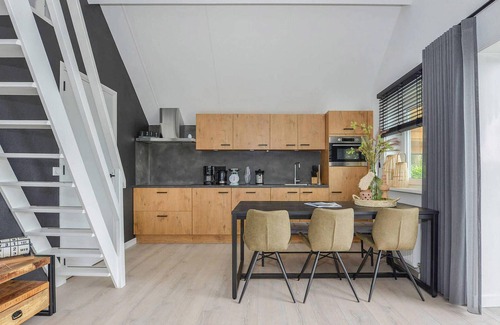 Kerkdriel House | Lovely home in Kerkdriel with lake view
