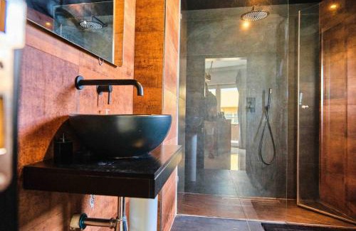 Gzira Apartment | Lovely Penthouse with massive pool