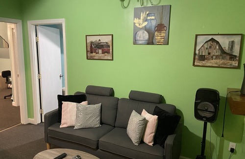North Side House | Lovely Private 2-Bedroom Rental