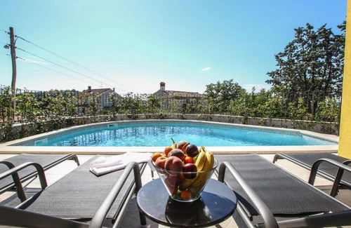 Mugeba Villa | Lovely Villa in Porec with Swimming Pool