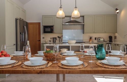 Clyst St Mary Cottage | LOWER MARSH BARNS, pet friendly, character holiday cottage in Whimple