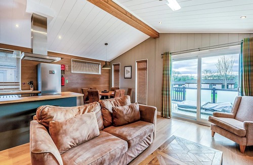 Saintbury Ski Chalet | Loxley Lodge Premier