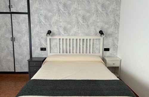 Almuna Hotel | Luarca Zabala