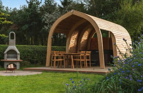 Radstock Resort | Luckington Burrows