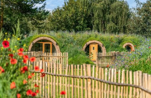 Radstock Resort | Luckington Burrows