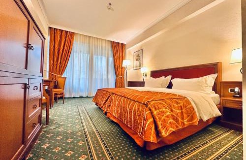Azuga Hotel | Lux Garden Hotel