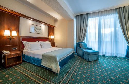 Azuga Hotel | Lux Garden Hotel