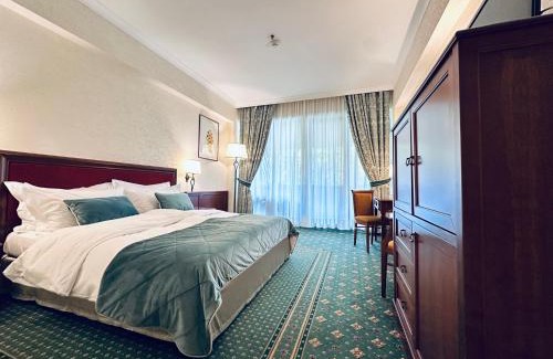 Azuga Hotel | Lux Garden Hotel