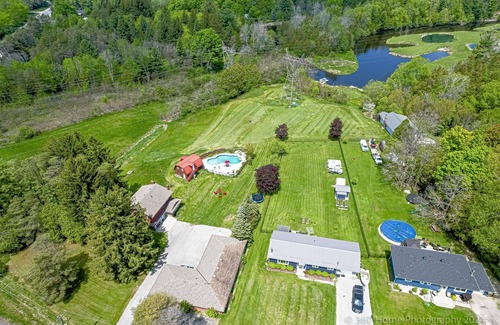 Pefferlaw House | LUX Lakeside HOUSE | Peaceful Stunning Views
