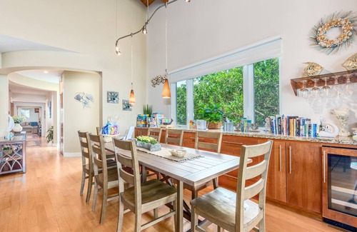 Hutchinson Island South House | Lux Palace ~ON~ beach w/lifeguard! 4 mast.suites, pool, elev. Bedrms <100USD nt
