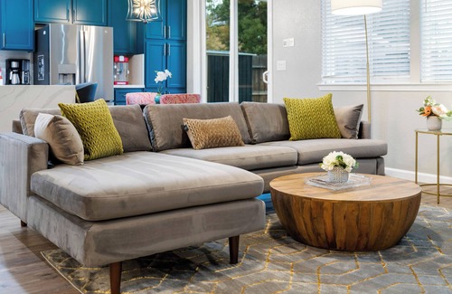 Linda House | Lux Stay w/Sauna, BBQ, Firepit, Outdoor Dining, Air Hockey Close to Hard Rock !