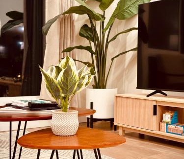 North Queen Anne Apartment | Luxe & Bright Gem - Prime Location, Roof Deck, View