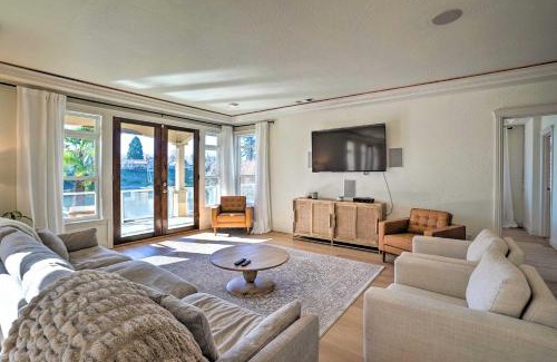 Grants Pass House | Luxe Getaway with Riverfront Views in Grants Pass!