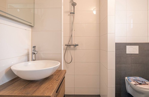 Den Burg Other | Luxuriöses 4-personen-ferienhaus mit Zwei Bädern am Waldrand