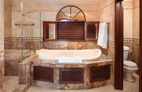 Diamond Valley Hotel | Luxurious 2 Bedroom, 3 Bath, Ocean View Apt, Bldg8, At Premium The Crane Resort