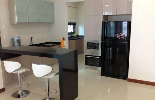 Batu Ferringhi Villa | Luxurious 3-storey Beach Villa