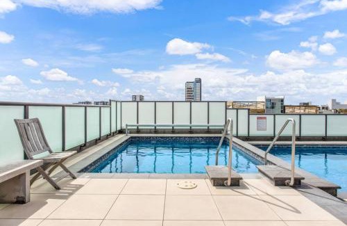 Takapuna Apartment | Luxurious Apartment 1BR Free Carpark Gym Pool & HotTub