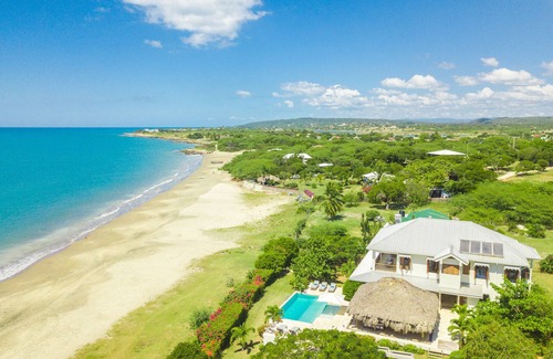 Treasure Beach Villa | Luxurious Beach Front Villa with Pool - Out of the Blue Villa