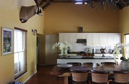 Franschhoek Cottage | Luxurious Chenin Cottage | 4 persons, 2 bedrooms | Swimming pool | WiFi