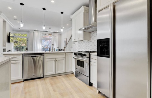 Dupont Circle House | Luxurious DuPont home close to Georgetown and Downtown!