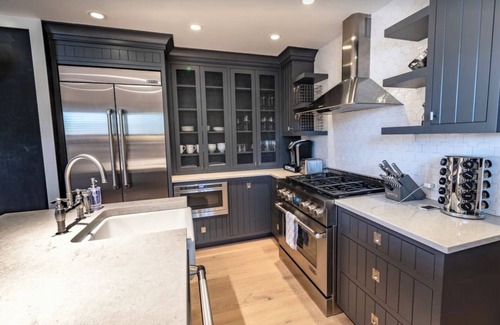 Nantucket Town Cottage | Luxurious Harbor View “Cynthia” cottage. Walk & bike to everything!