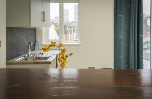 Harrow Apartment | Luxurious London Studios