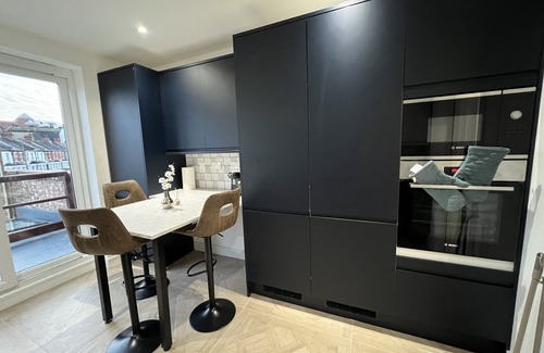 Harrow Apartment | Luxurious London Studios