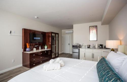 Bankers Hill Hotel | Luxurious Studio in Heart of San Diego w Cali King