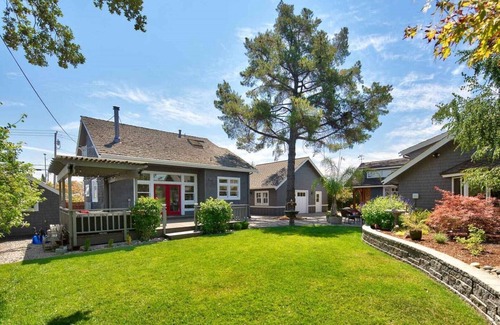 Cupertino House | ⭐Luxurious Stunning Resort Like House in Silicon Valley 1GBPS 4 beds/2 baths⭐
