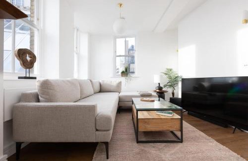 Holborn and Covent Garden Apartment | Luxury 2 Bedroom Huge Duplex Covent Garden Holborn