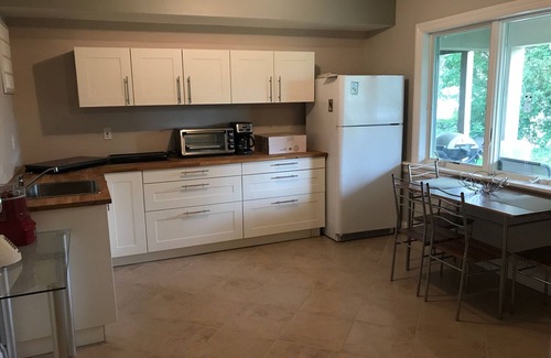 Yonkers Apartment | Luxury 2bdr garden apartment, beautiful modern decor, minutes from NYC