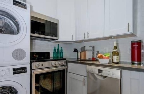 Dupont Circle Bed & Breakfast | Luxury 2BR apartment Suite 7 in Dupont/Kalorama