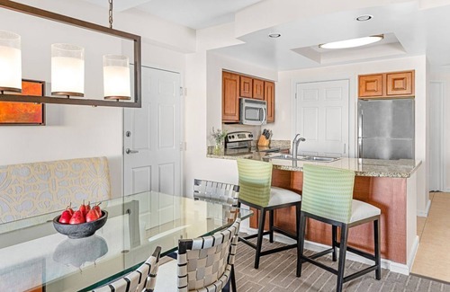 Williamsburg Apartment | Luxury 2BR Retreat in Grande Vista