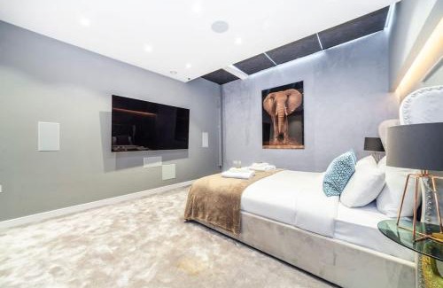 St. Mary's Park House | Luxury 3 BDR House with garden next to Battersea Park