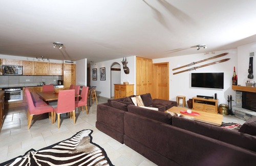 Saint-Pierre-de-Clages Apartment | Luxury 3 bed ski chalet-apartment in Haute-Nendaz ,Switzerland.