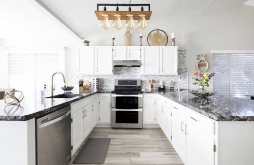 Glendale House | Luxury 3-Bedroom Home with Pool Near Stadium-Perfect for Game Weekends