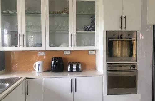Harare House | Luxury 4 bed Hilltop Glen Lorne home
