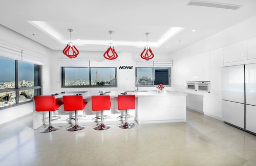 Bat Yam Apartment | Luxury 5-Bedroom Oceanfront Penthouse with Private Pool