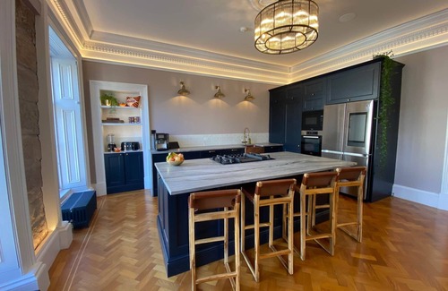 Glasgow Westend Apartment | Luxury 5 bedroom stay in the heart of the West End