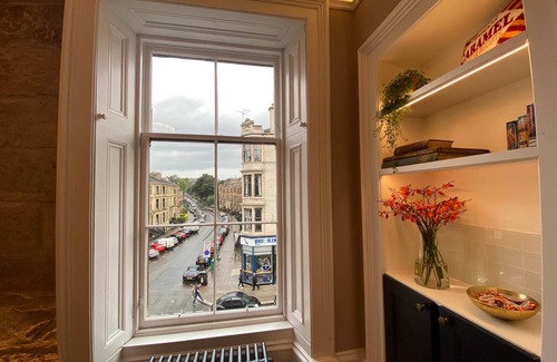 Glasgow Westend Apartment | Luxury 5 bedroom stay in the heart of the West End