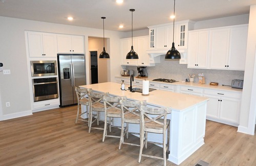 Bayside House | Luxury 5BD-4BTH, Spacious. home indoor-outdoor pool; waterfront community.